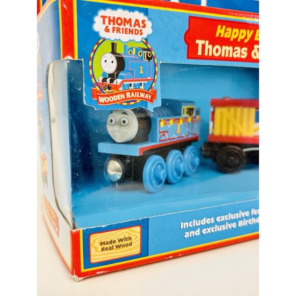 Thomas Wooden Railway Happy Birthday Thomas & Box Car New - Picture 2 of 8